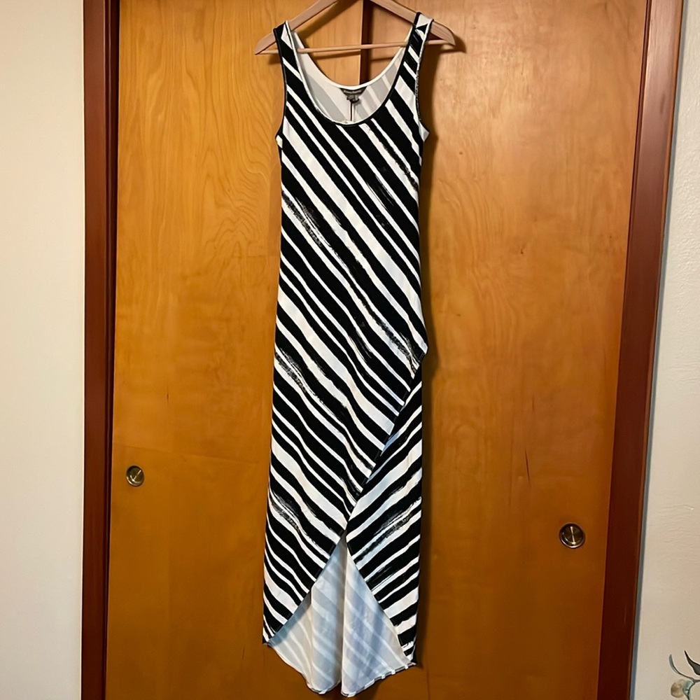 Tommy Bahama Women’s Brushed Breaker Long Dress, black/white, size small (4/6)